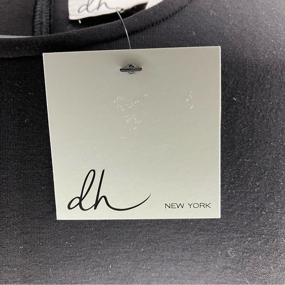 NWT DH NEW YORK Maci Scuba Top Crochet Hems Black Medium - Picture 4 of 7